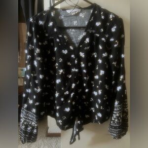 Flower long sleeve,Semi-Crop blouse